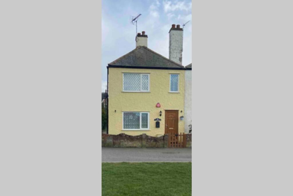 Cosy Cottage Great Bentley Near Station And Shops Exterior foto
